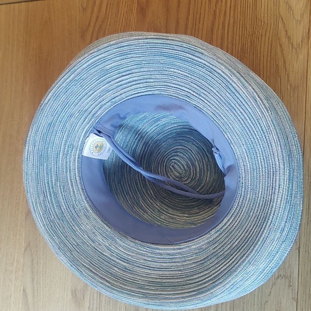 Wallaroo Hat Company | Sydney Sun Hat in Light Blue Never Worn - Picture 4 of 10